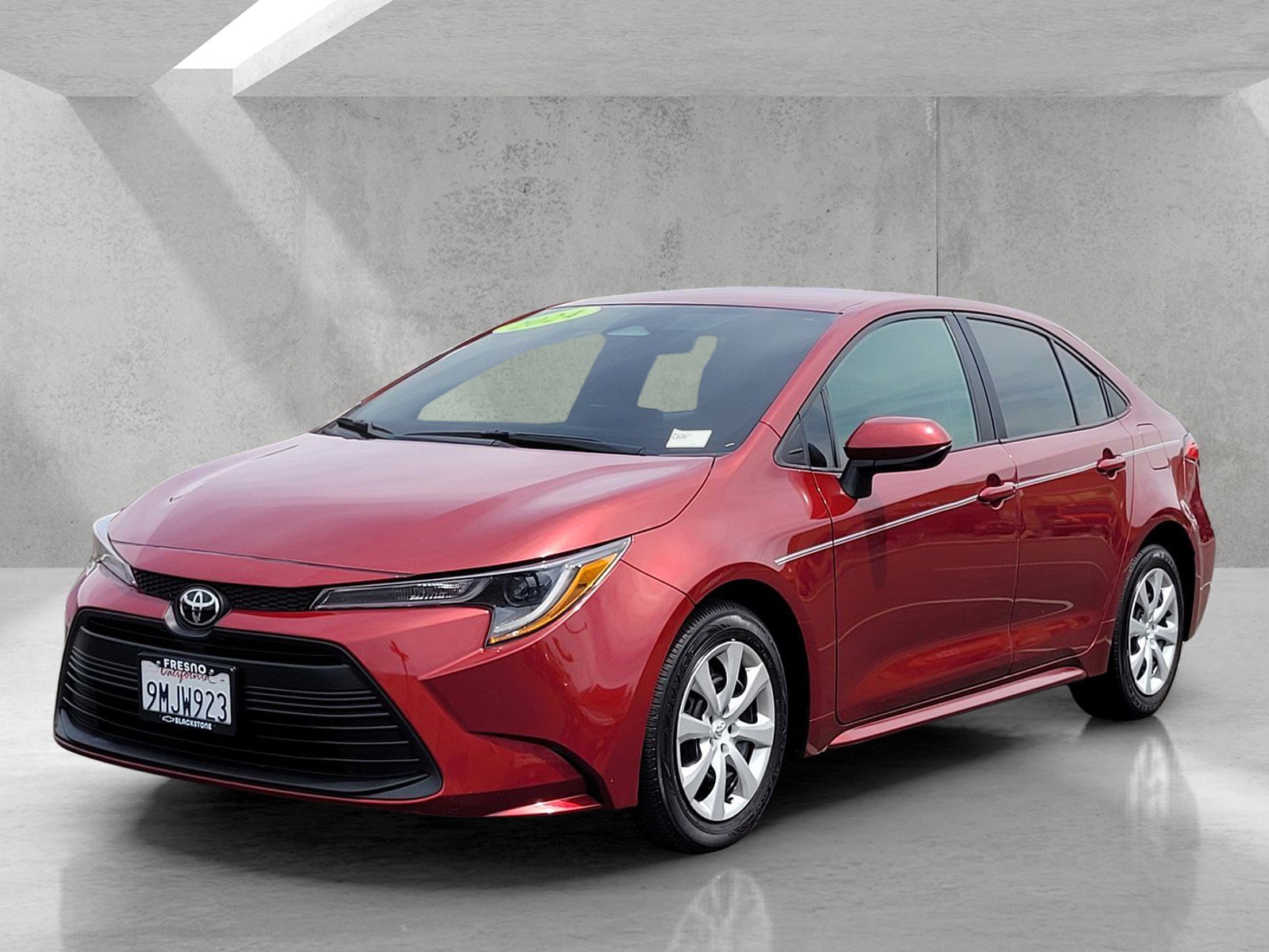Used 2024 Toyota Corolla LE FWD image 8