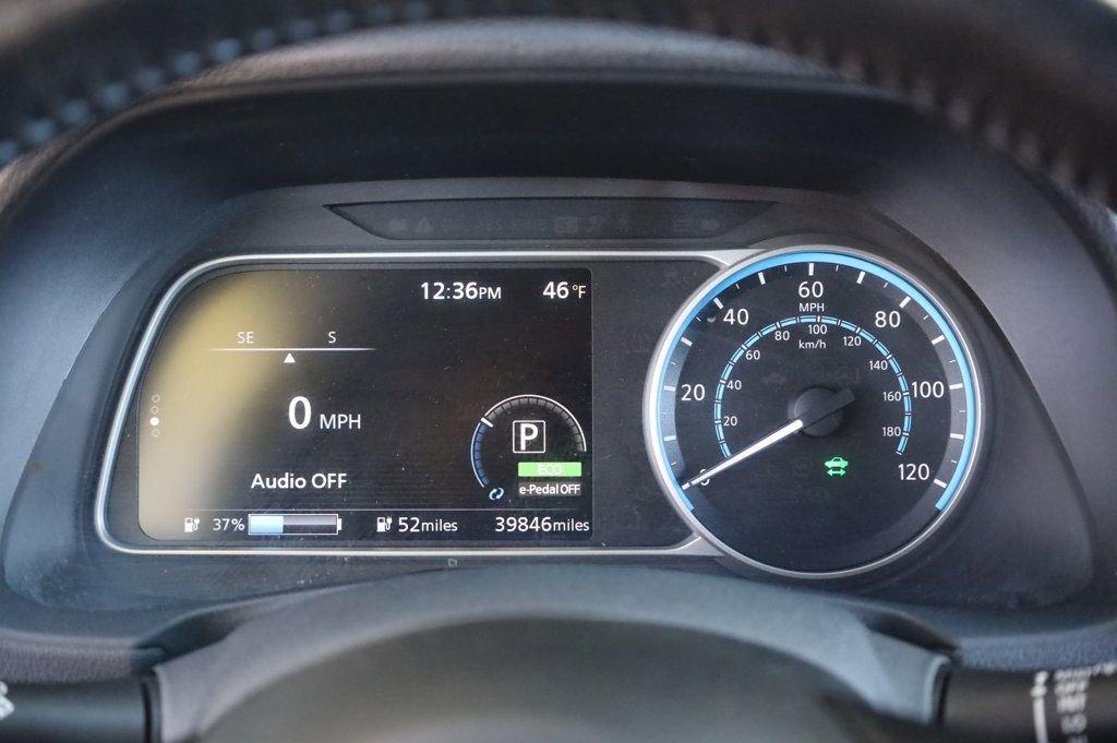 Used 2018 Nissan Leaf SV w/ SV Technology Package image 39