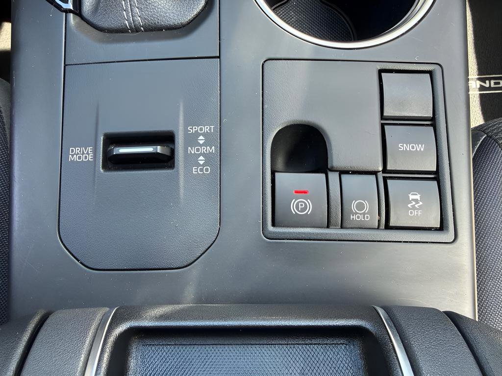 Used 2023 Toyota Highlander LE image 29