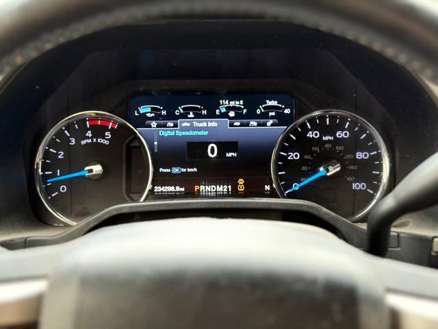 Used 2017 Ford F250 Lariat w/ Lariat Ultimate Package AWD/4WD image 8