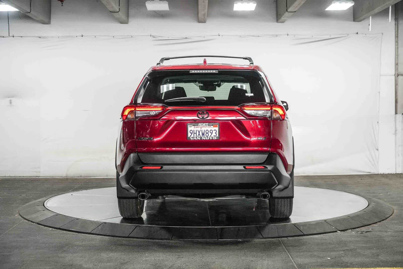 Certified 2023 Toyota RAV4 XLE w/ Convenience Package FWD image 5