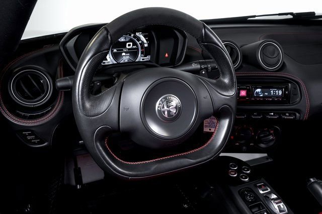 Used 2019 Alfa Romeo 4C Spider RWD image 27