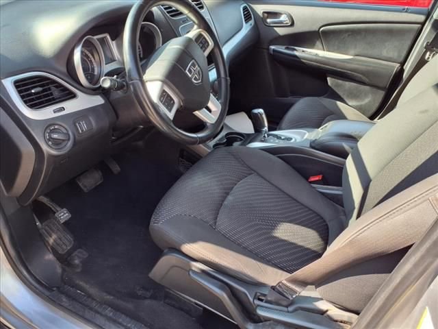 Used 2018 Dodge Journey SE w/ Connectivity Group FWD image 11