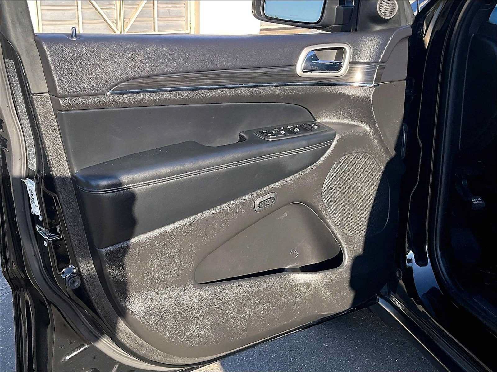 Used 2021 Jeep Grand Cherokee Limited w/ Luxury Group II RWD image 24