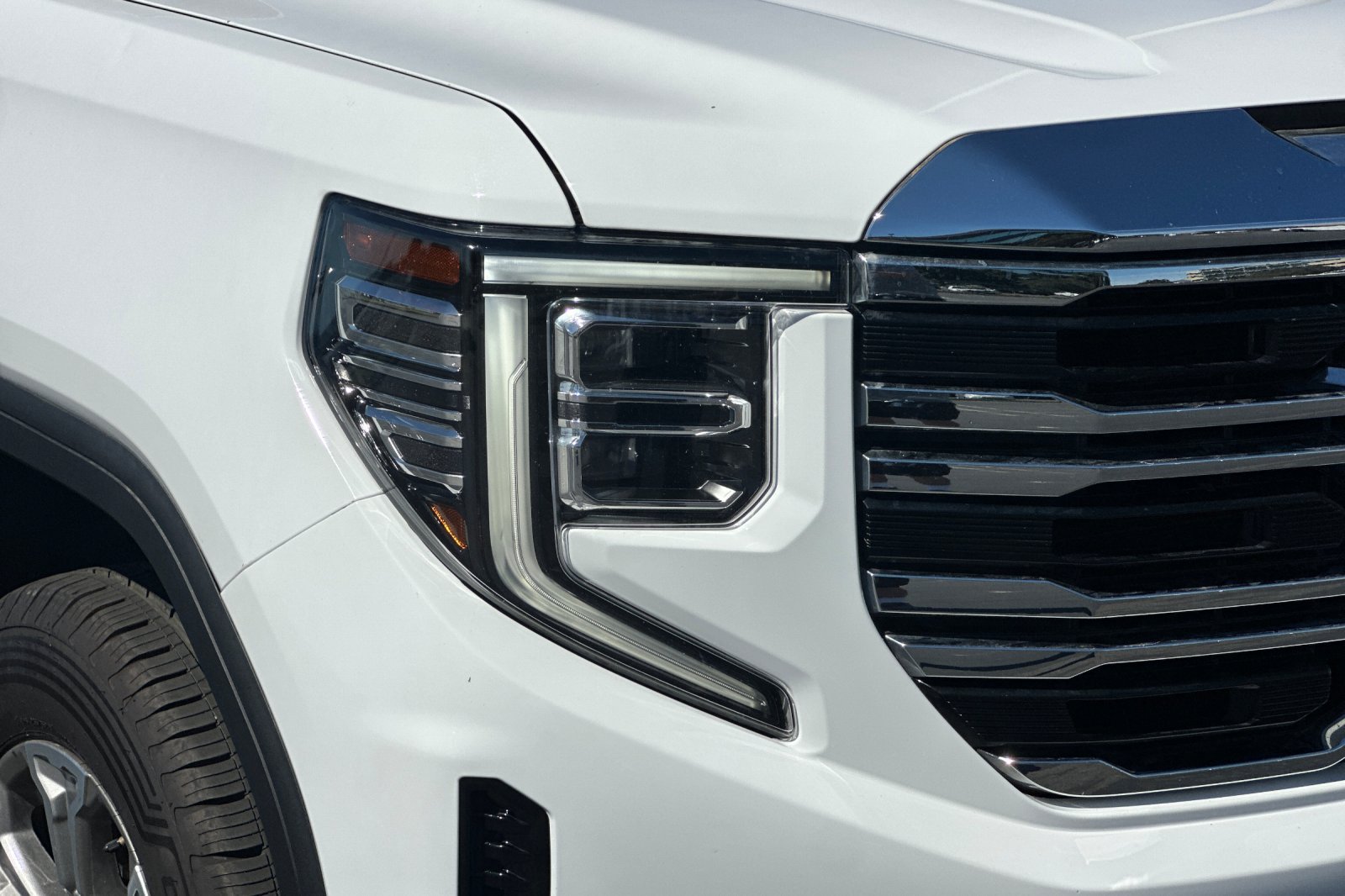 Used 2024 GMC Sierra 1500 SLT RWD image 43