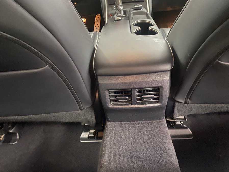 Used 2018 Lexus IS 300 AWD image 36