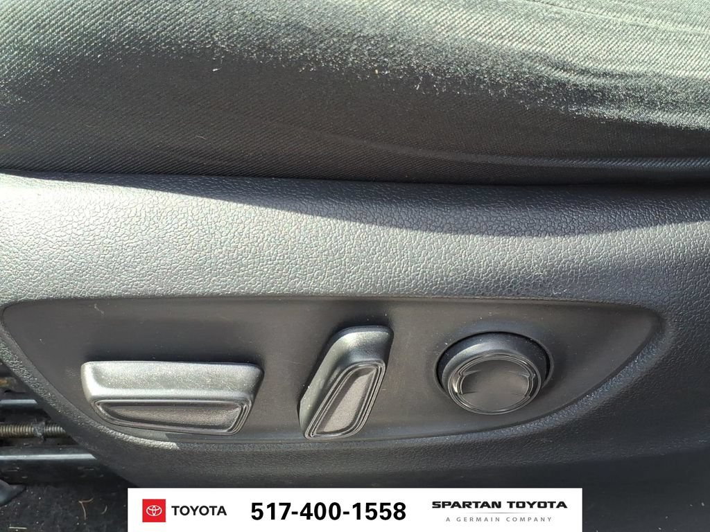 Used 2023 Toyota RAV4 XLE AWD/4WD image 16
