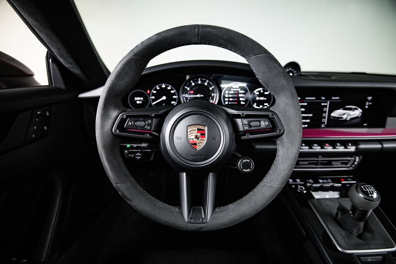 Certified 2023 Porsche 911 Carrera T RWD image 25