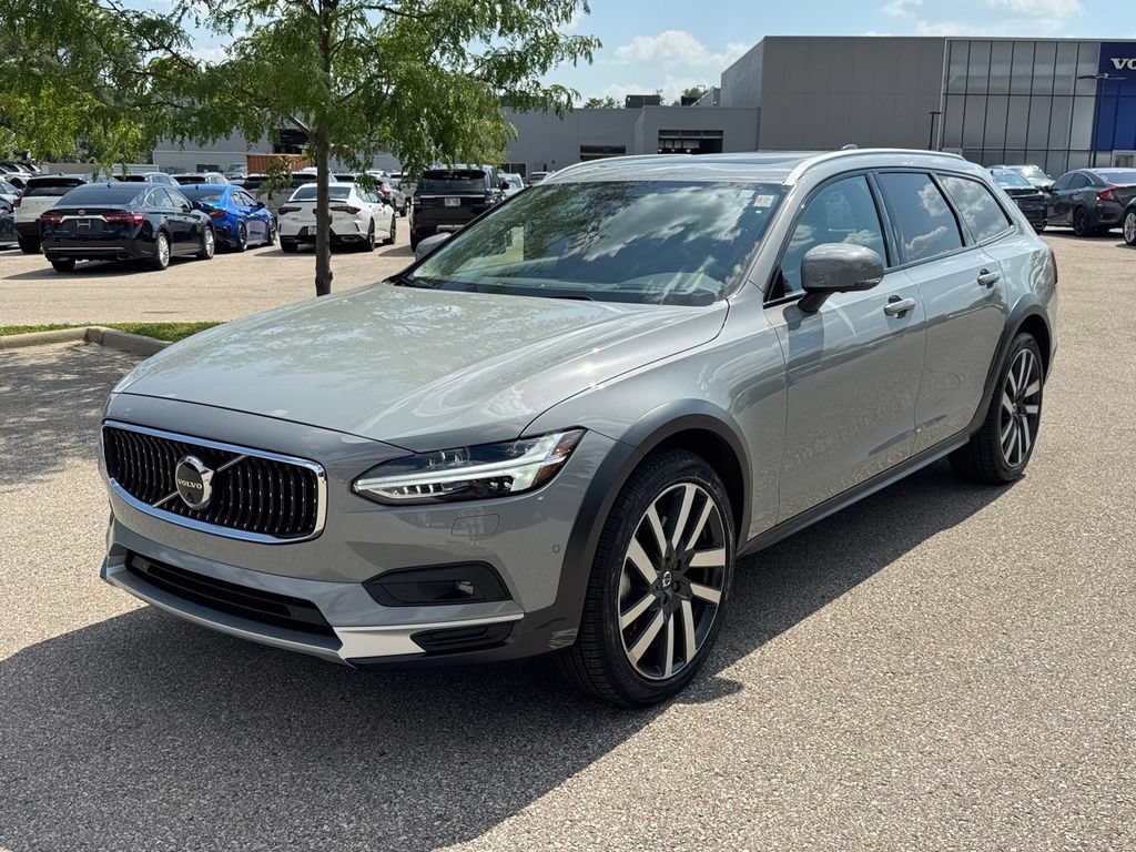 Used 2025 Volvo V90 B6 Cross Country Ultra