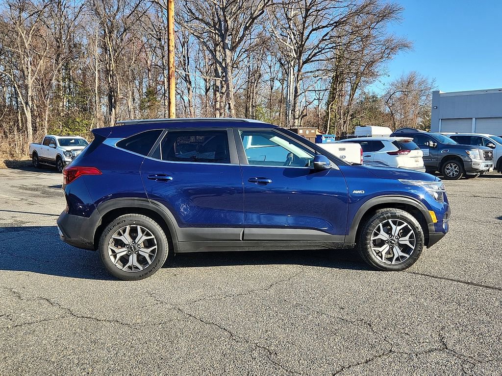 Used 2022 Kia Seltos EX image 7