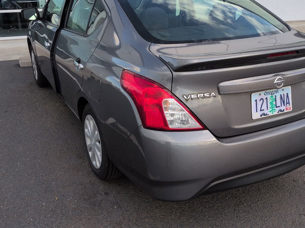 Used 2017 Nissan Versa SV FWD image 7