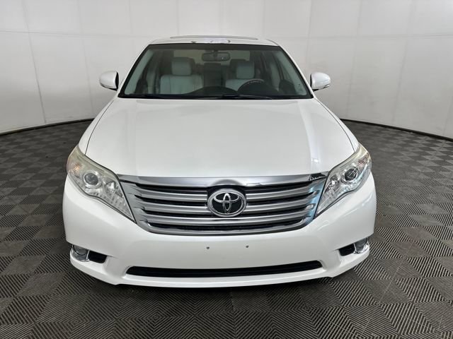 Used 2011 Toyota Avalon Limited image 8