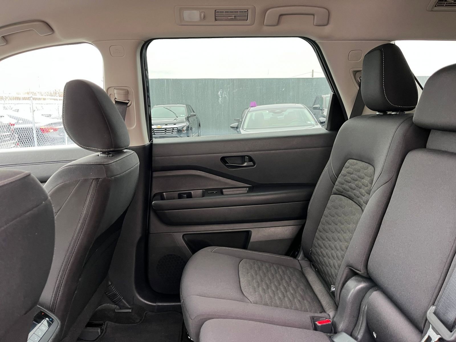Used 2025 Nissan Pathfinder SV image 42