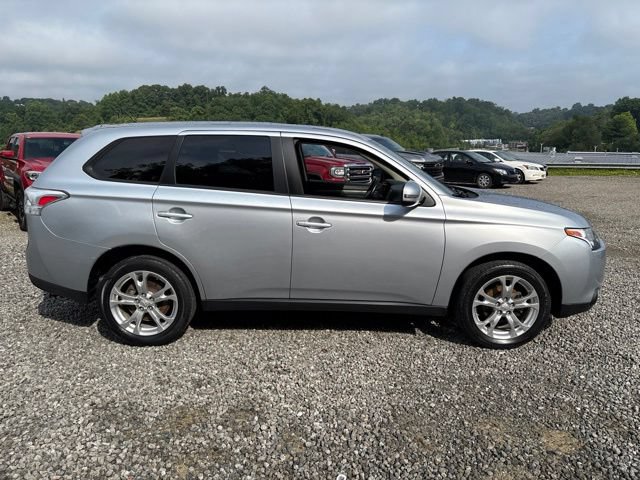 Used 2014 Mitsubishi Outlander SE AWD/4WD image 6