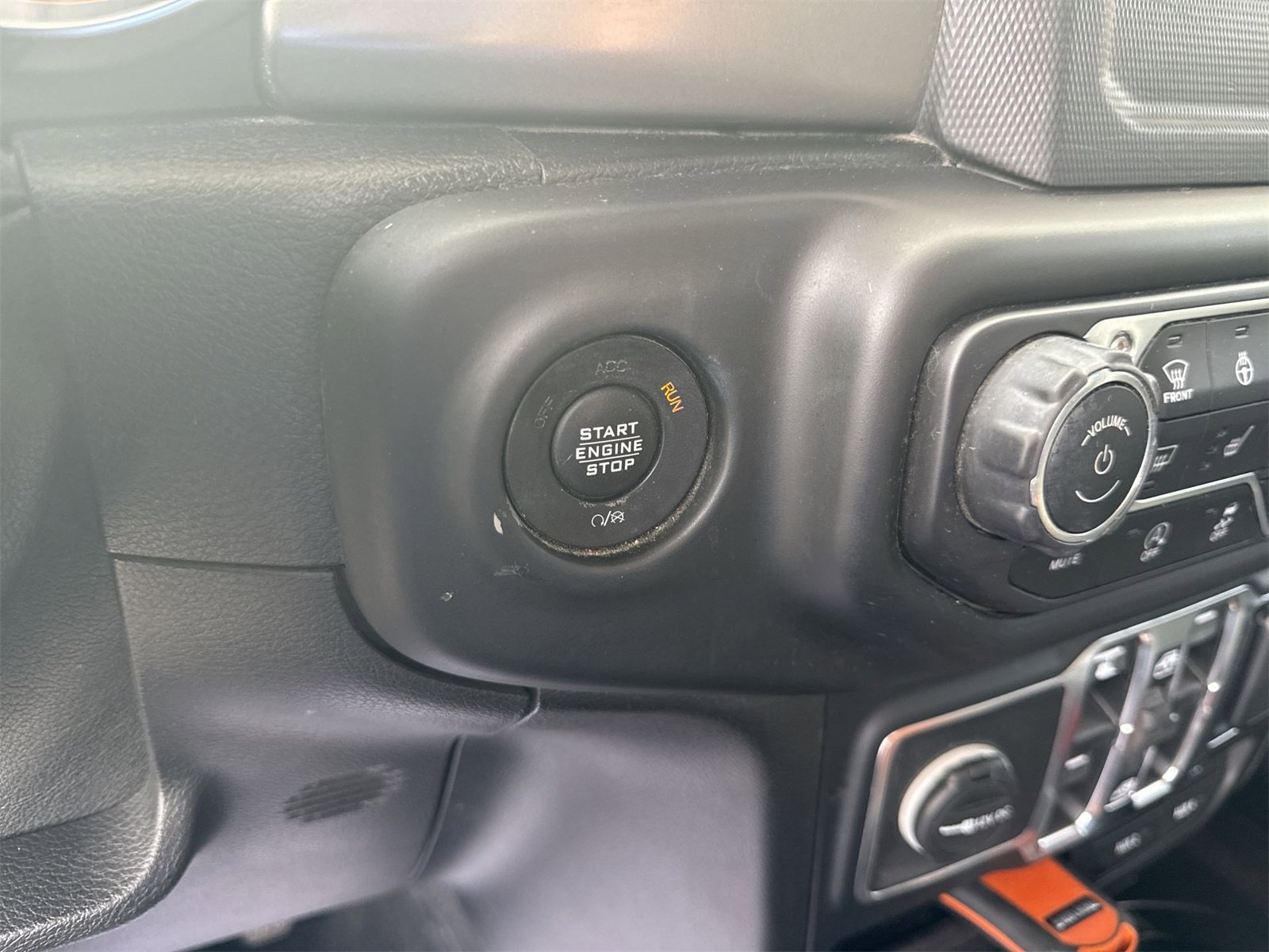 Used 2020 Jeep Gladiator Sport w/ Quick Order Package 24S image 16