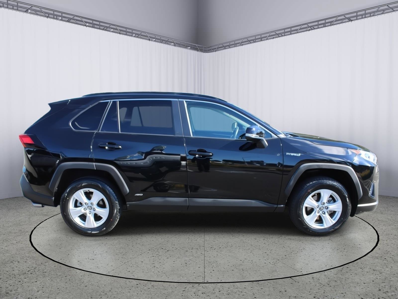 Used 2021 Toyota RAV4 AWD Hybrid image 9