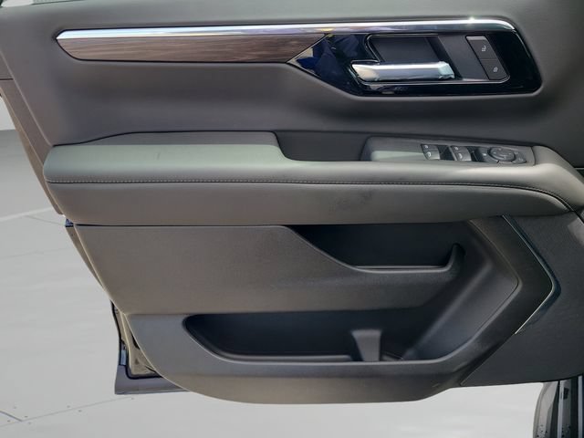 New 2026 Chevrolet Suburban LS w/ LPO, Dark Essentials Package RWD image 18