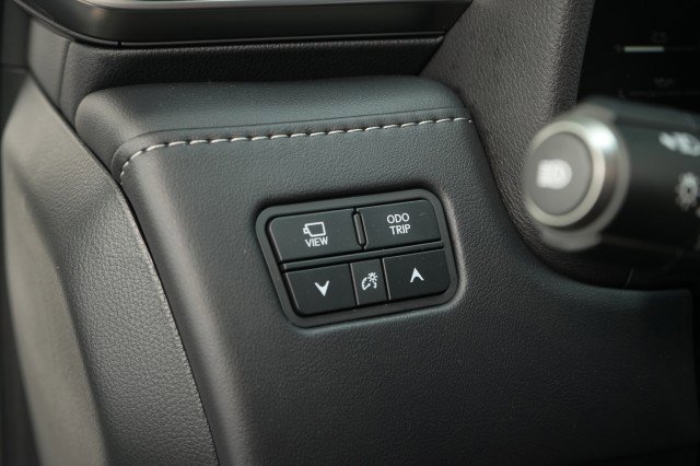 Used 2025 Lexus LX 700h F Sport image 37