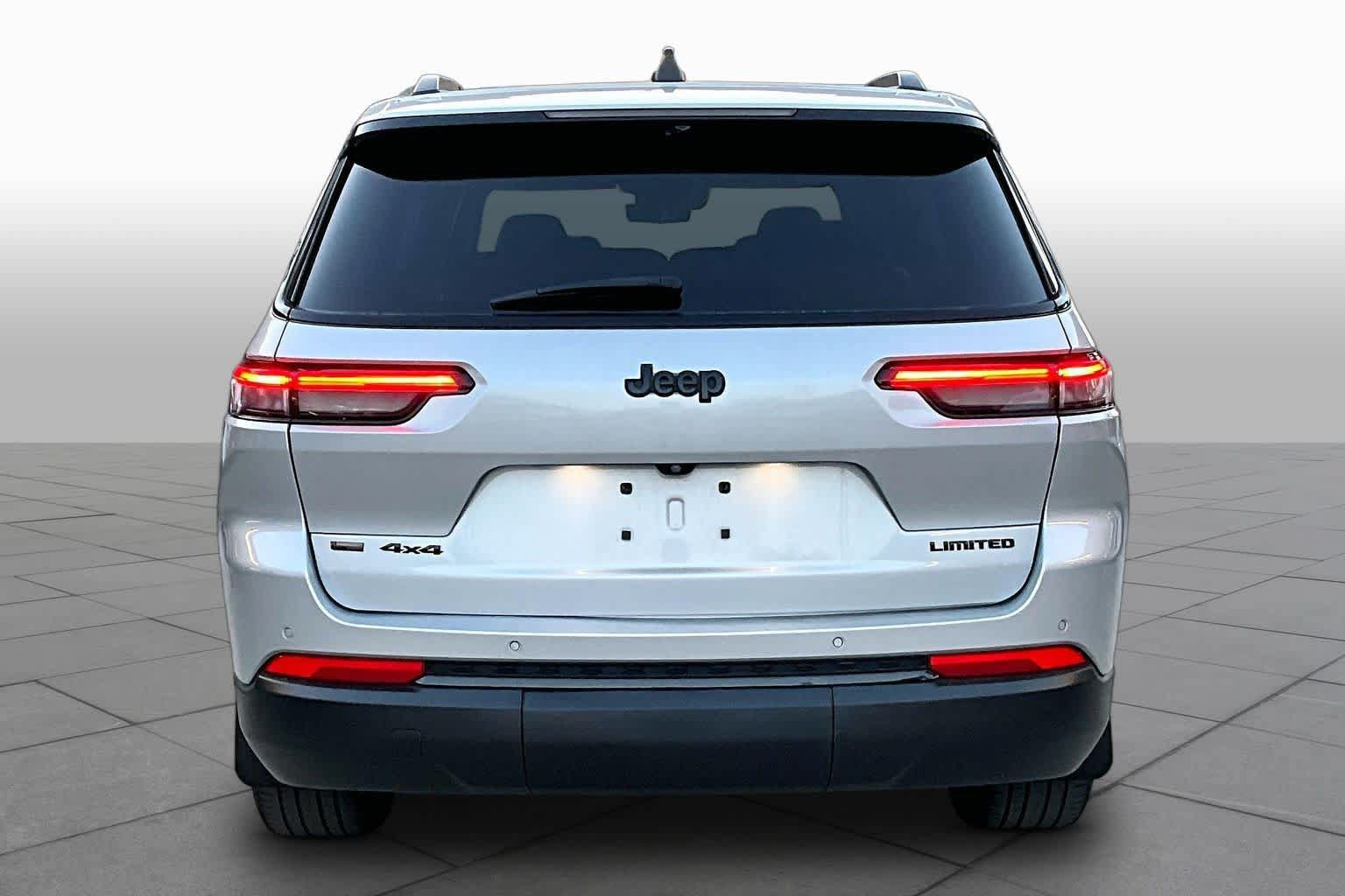 Used 2023 Jeep Grand Cherokee L Limited w/ Luxury Tech Group II AWD/4WD image 5