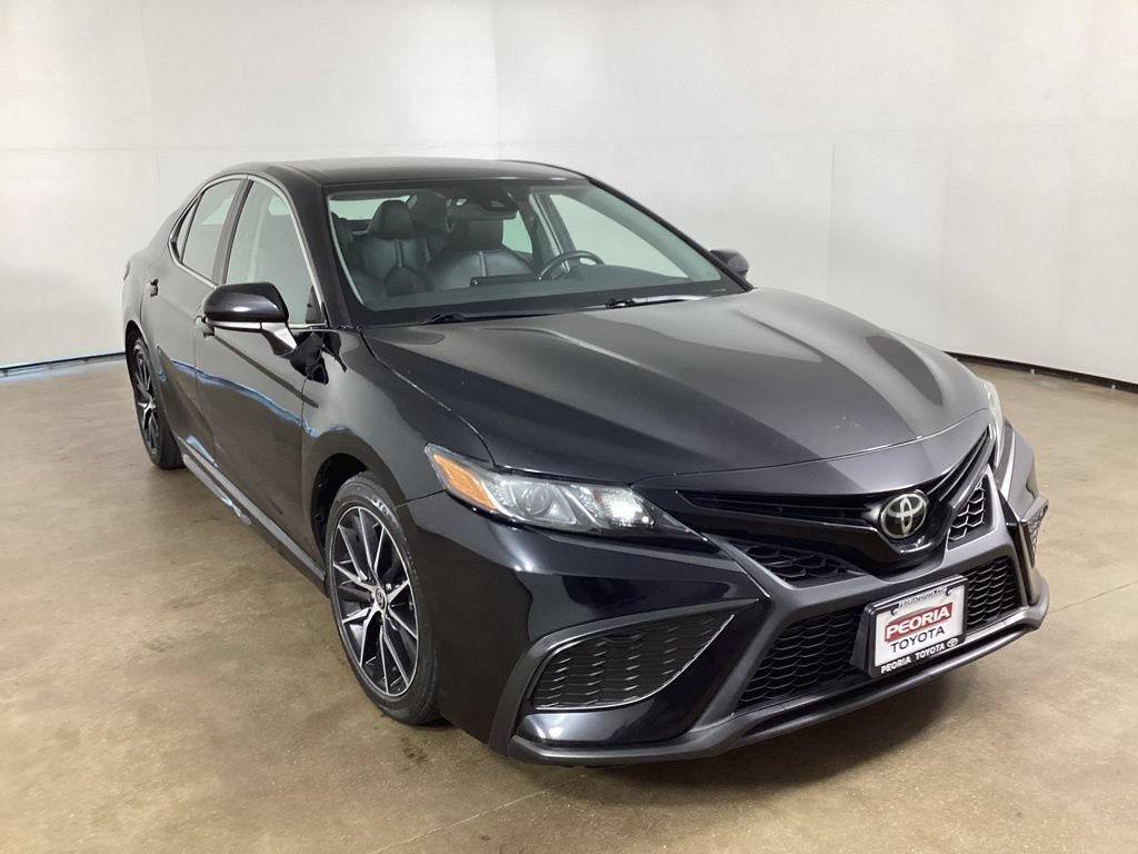 Used 2021 Toyota Camry SE FWD image 3
