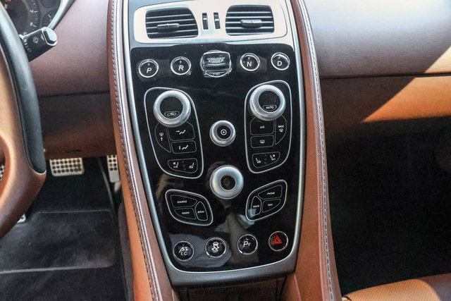 Used 2015 Aston Martin Vanquish Coupe RWD image 21