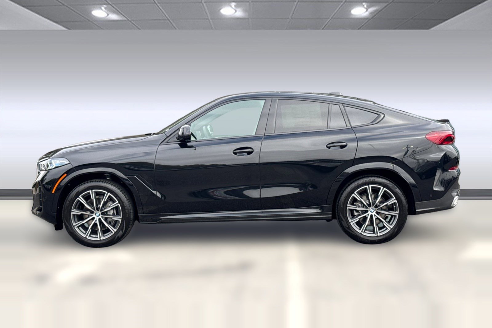 New 2026 BMW X6 xDrive40i w/ Premium Package AWD/4WD image 2