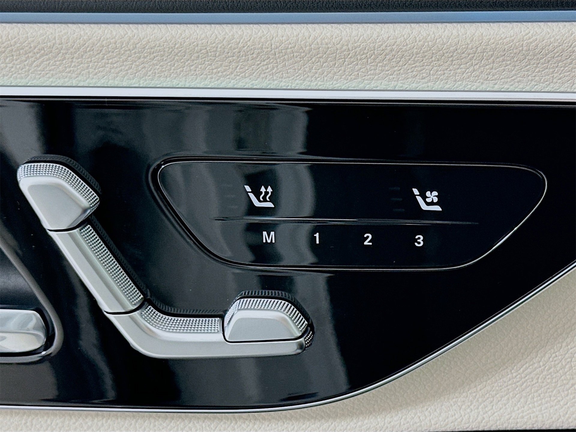 New 2026 Mercedes-Benz E 450 4MATIC All-Terrain Wagon image 22