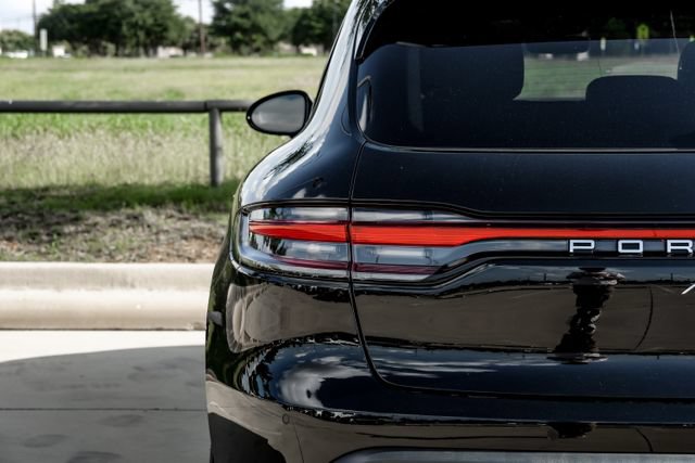 Used 2025 Porsche Macan AWD/4WD image 58