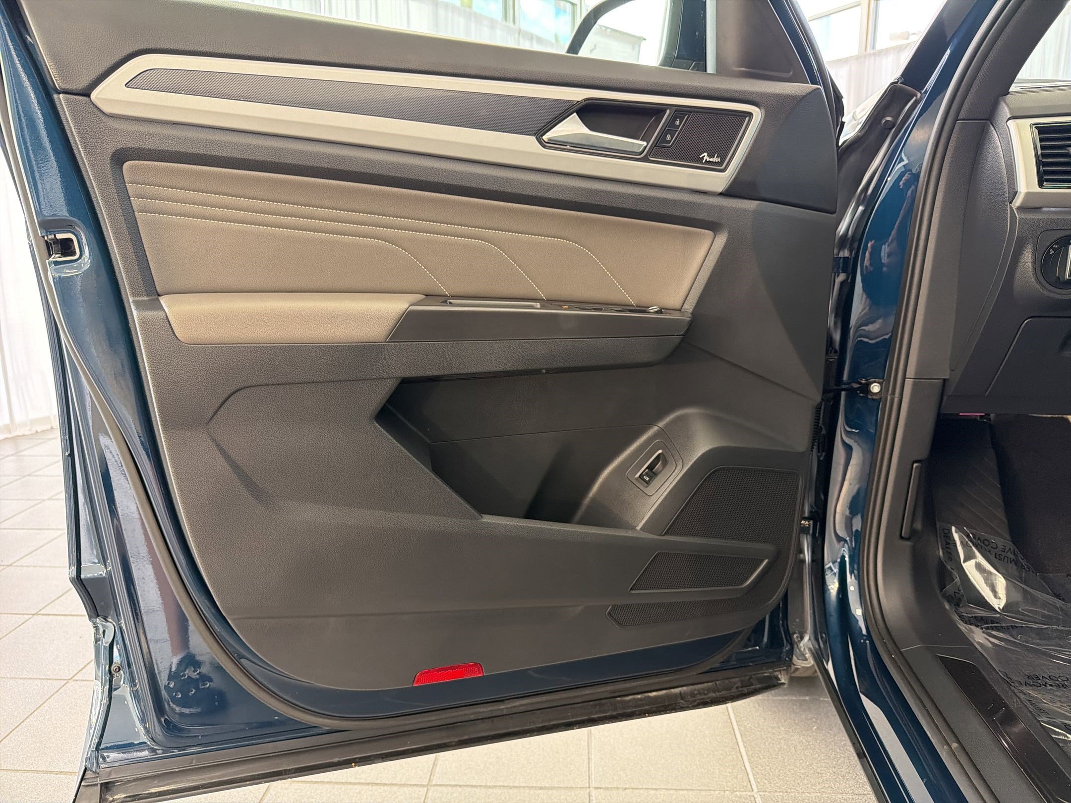 Used 2023 Volkswagen Atlas Cross Sport SEL Premium R-Line image 21