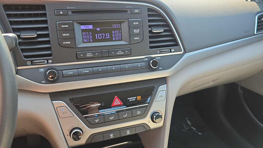 Used 2017 Hyundai Elantra SE w/ Cargo Package FWD image 20