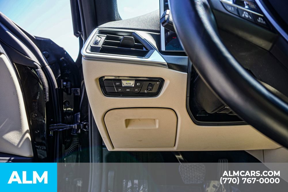 Used 2022 BMW i4 eDrive40 image 27