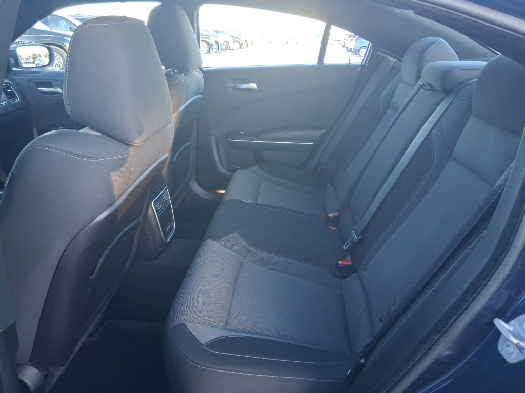 Used 2015 Dodge Charger SXT image 16
