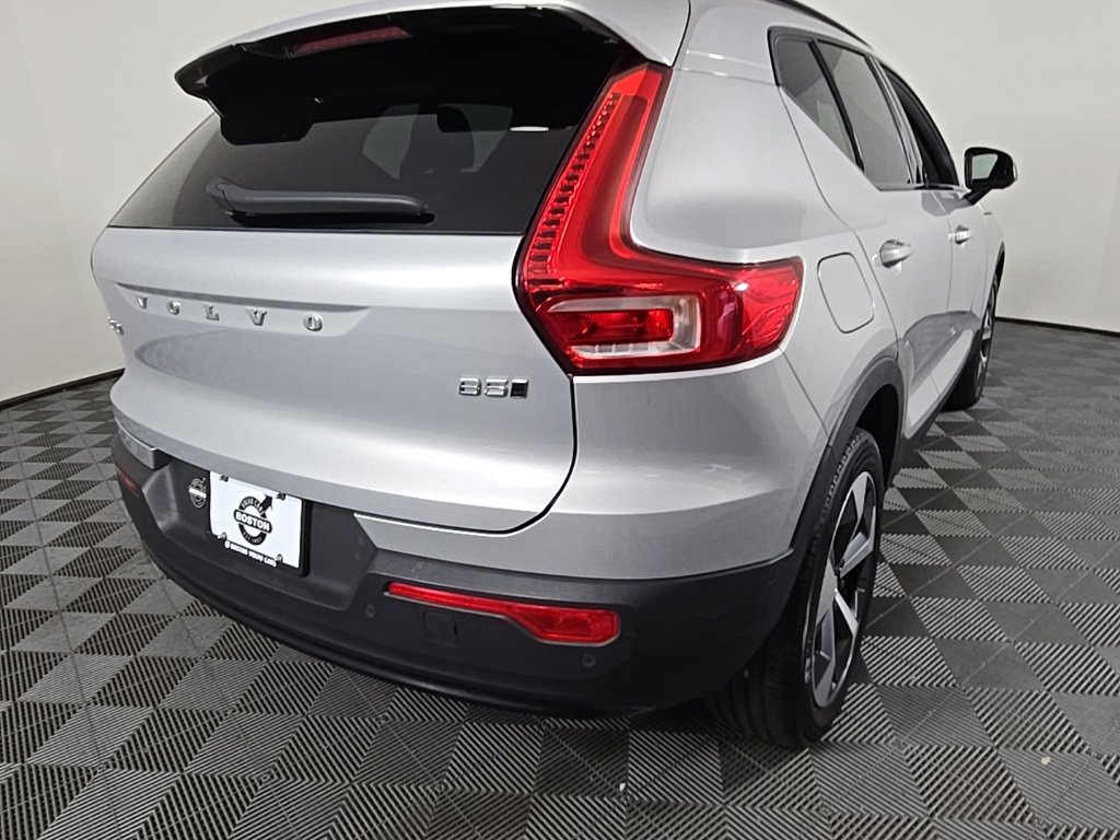 Certified 2023 Volvo XC40 B5 Plus w/ Driver Assist Package image 9