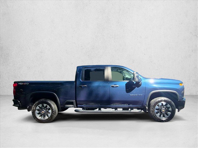 Used 2022 Chevrolet Silverado 2500 Custom w/ Custom Value Package AWD/4WD image 4