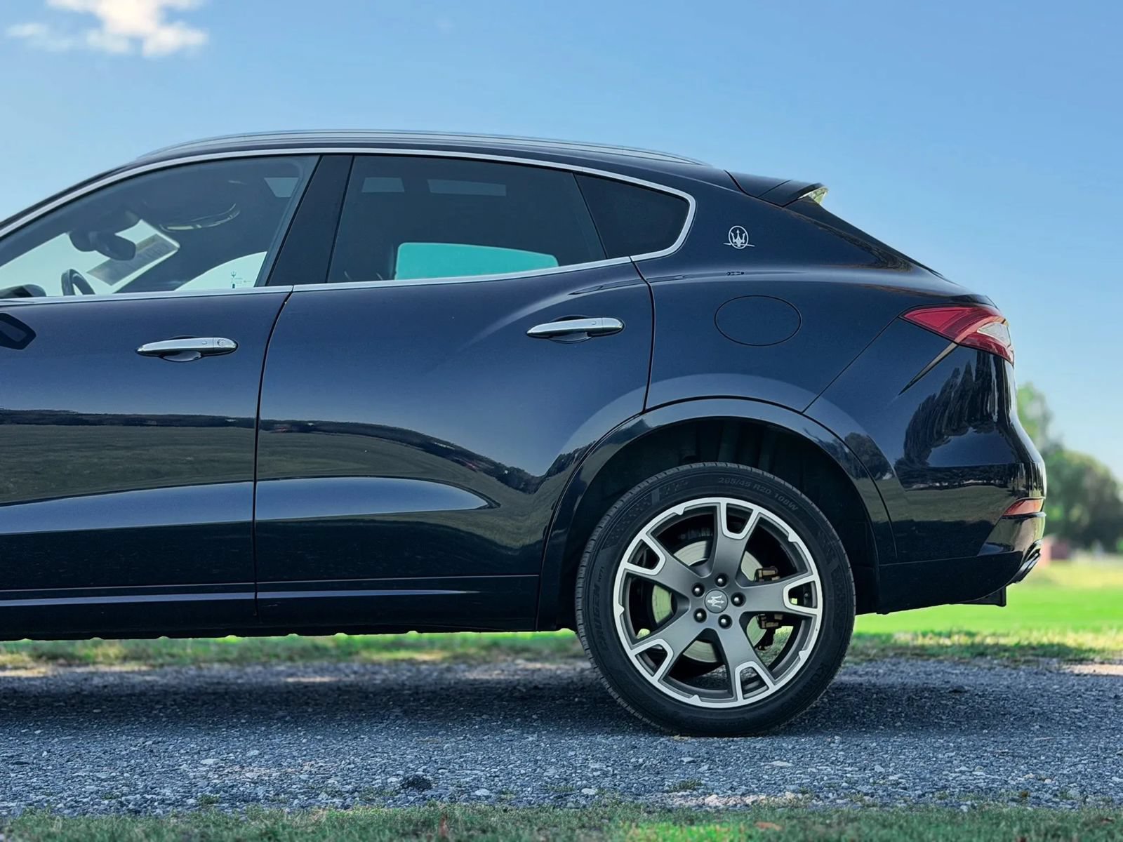 Used 2018 Maserati Levante GranLusso AWD/4WD image 17