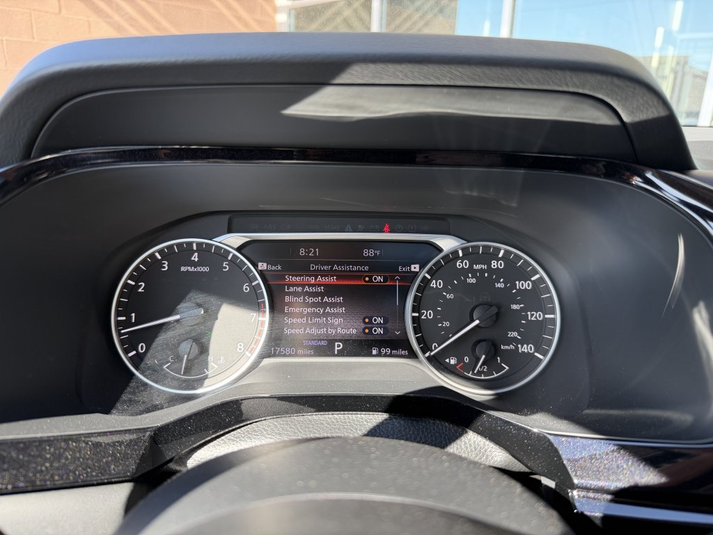 Used 2025 Nissan Pathfinder SL w/ SL Premium Package FWD image 18