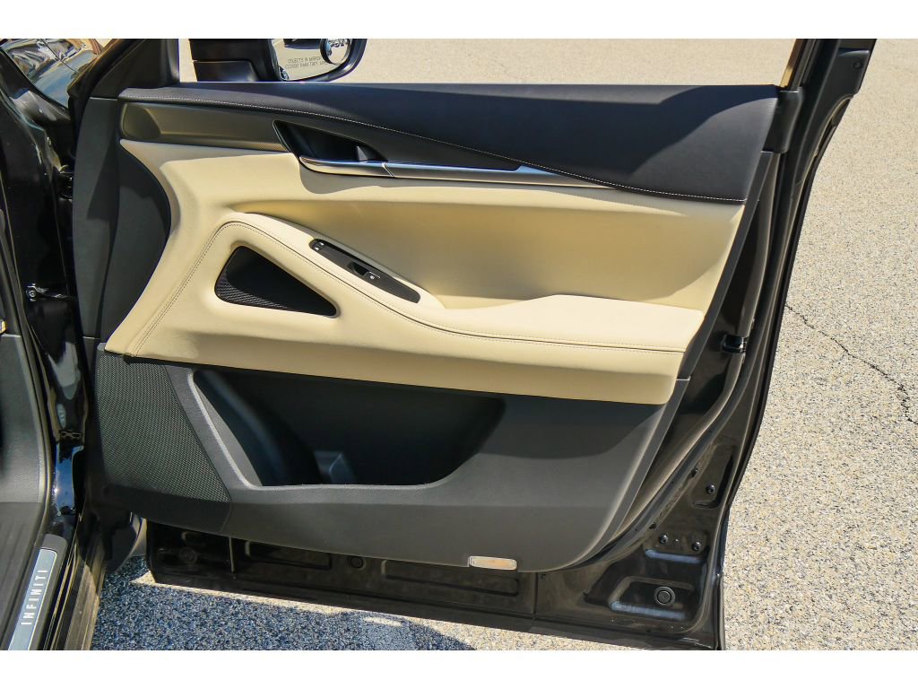 Used 2023 INFINITI QX60 Luxe w/ Cargo Package AWD/4WD image 16