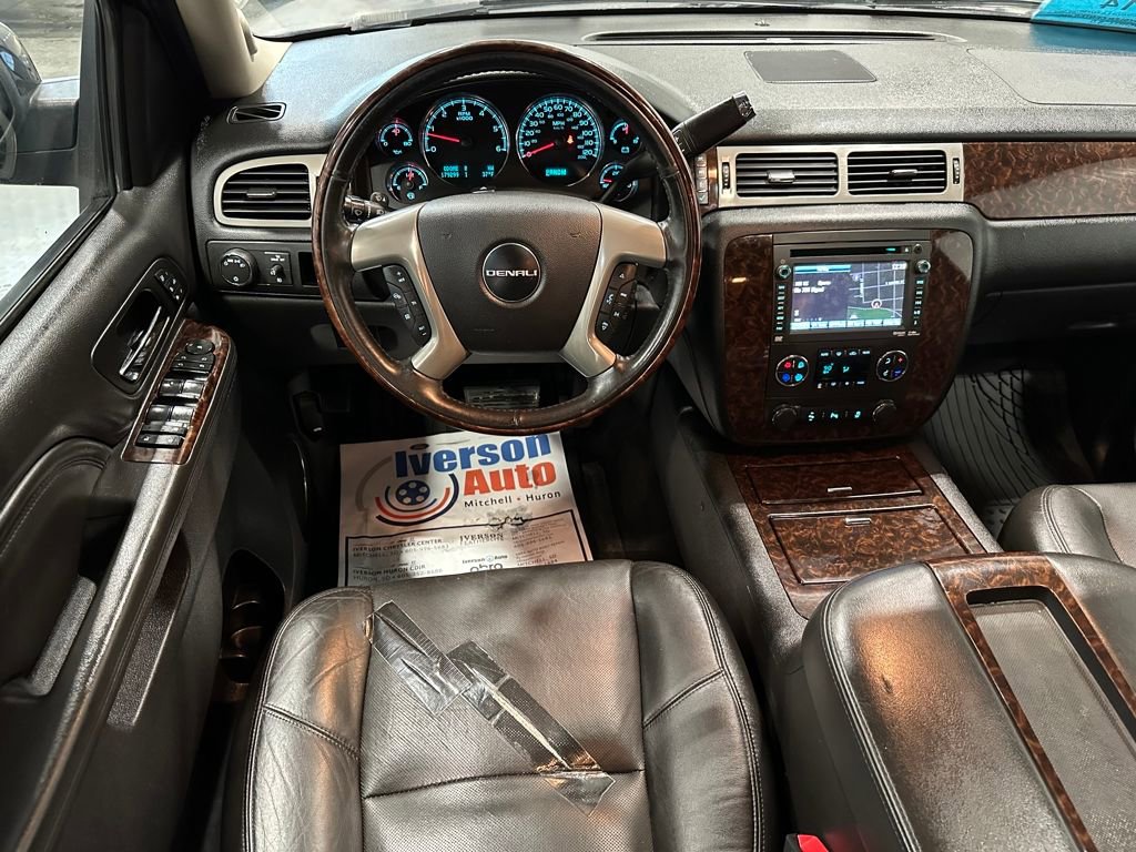 Used 2014 GMC Yukon XL Denali image 28