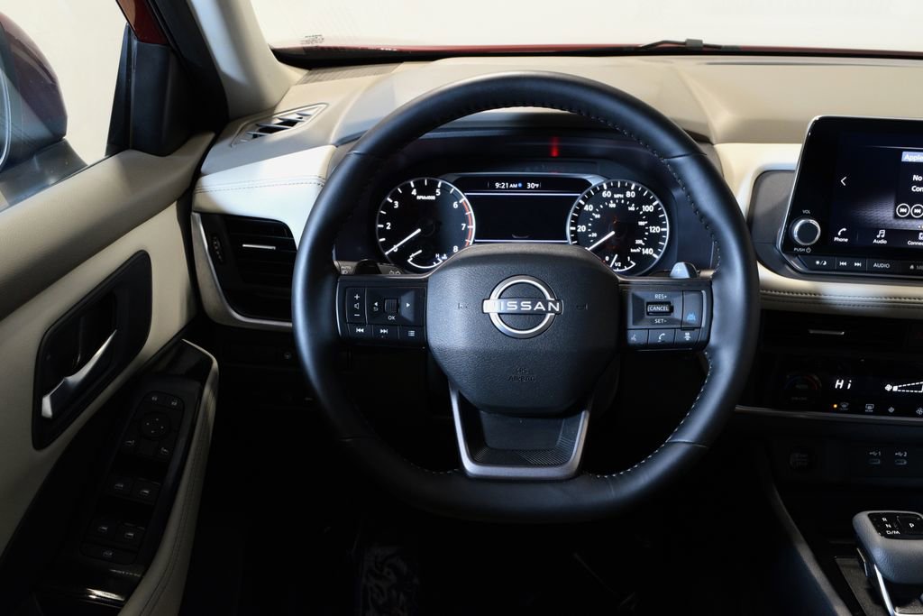 Used 2025 Nissan Rogue SV AWD/4WD image 13