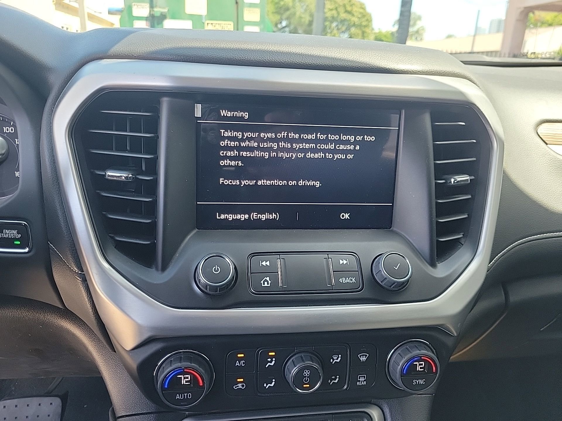 Used 2023 GMC Acadia SLE image 24