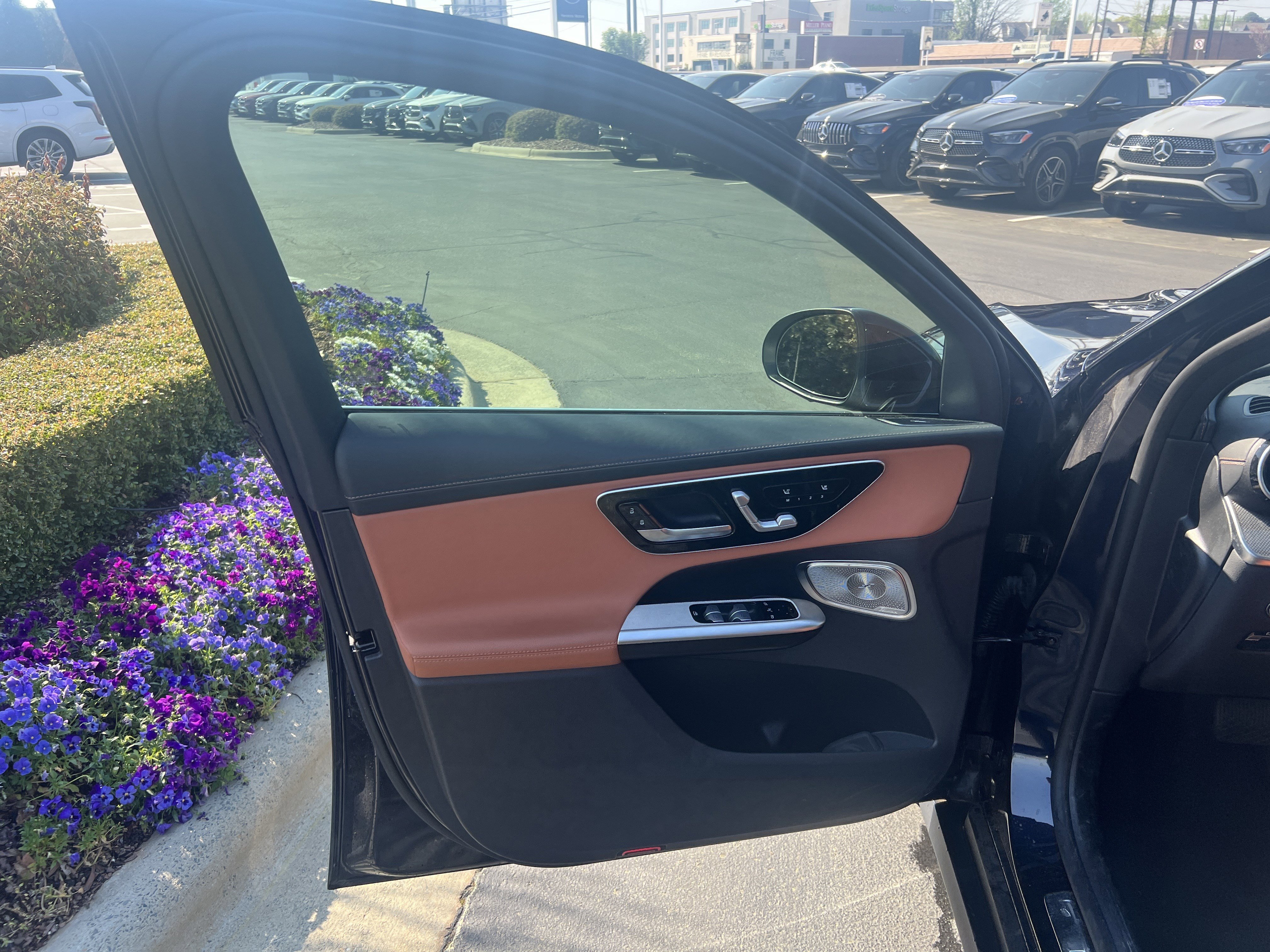 Used 2024 Mercedes-Benz GLC 300 4MATIC image 14