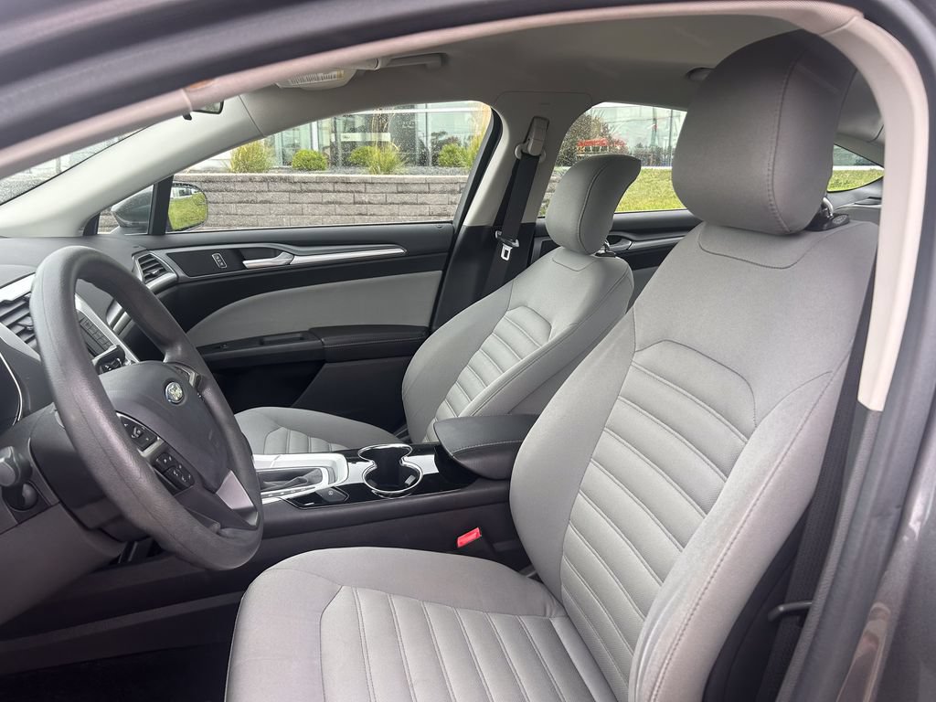 Used 2014 Ford Fusion S FWD image 10