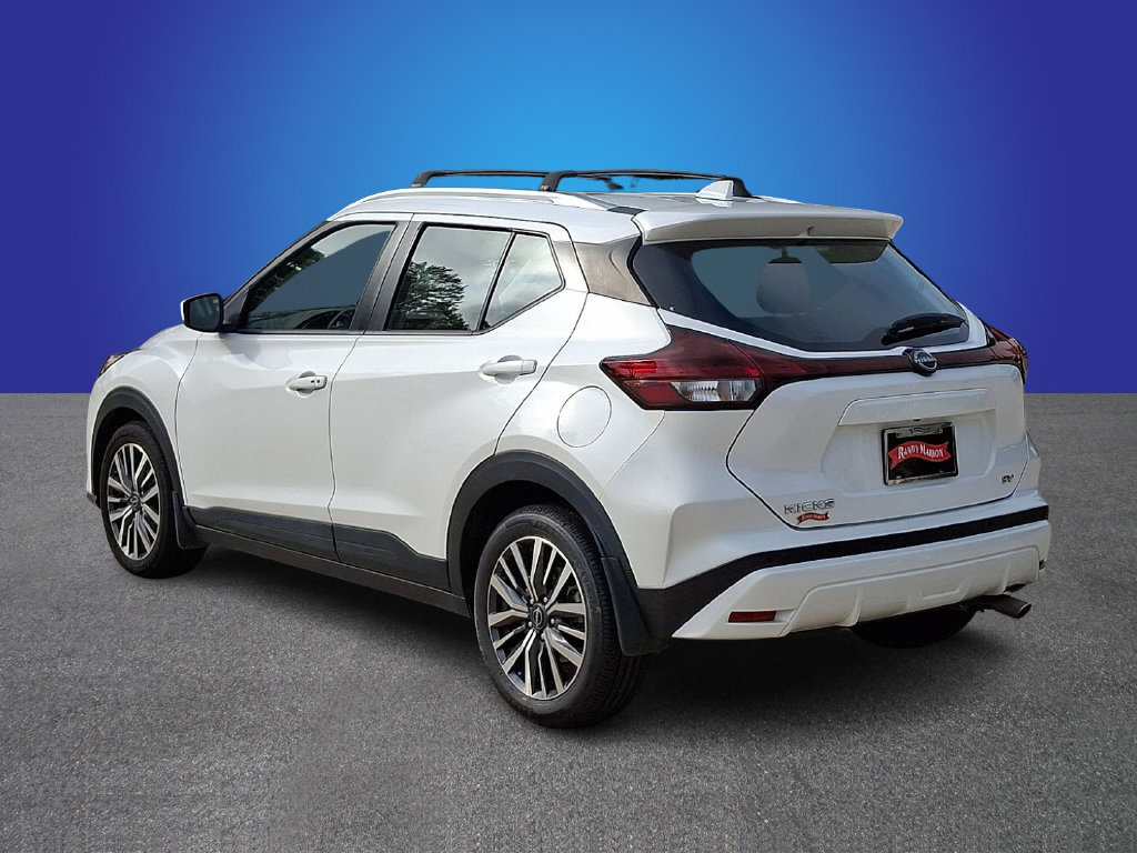 Used 2023 Nissan Kicks SV w/ Interior Electronics Package FWD image 6