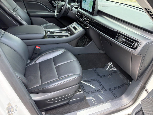 New 2026 Lincoln Aviator 2WD image 14