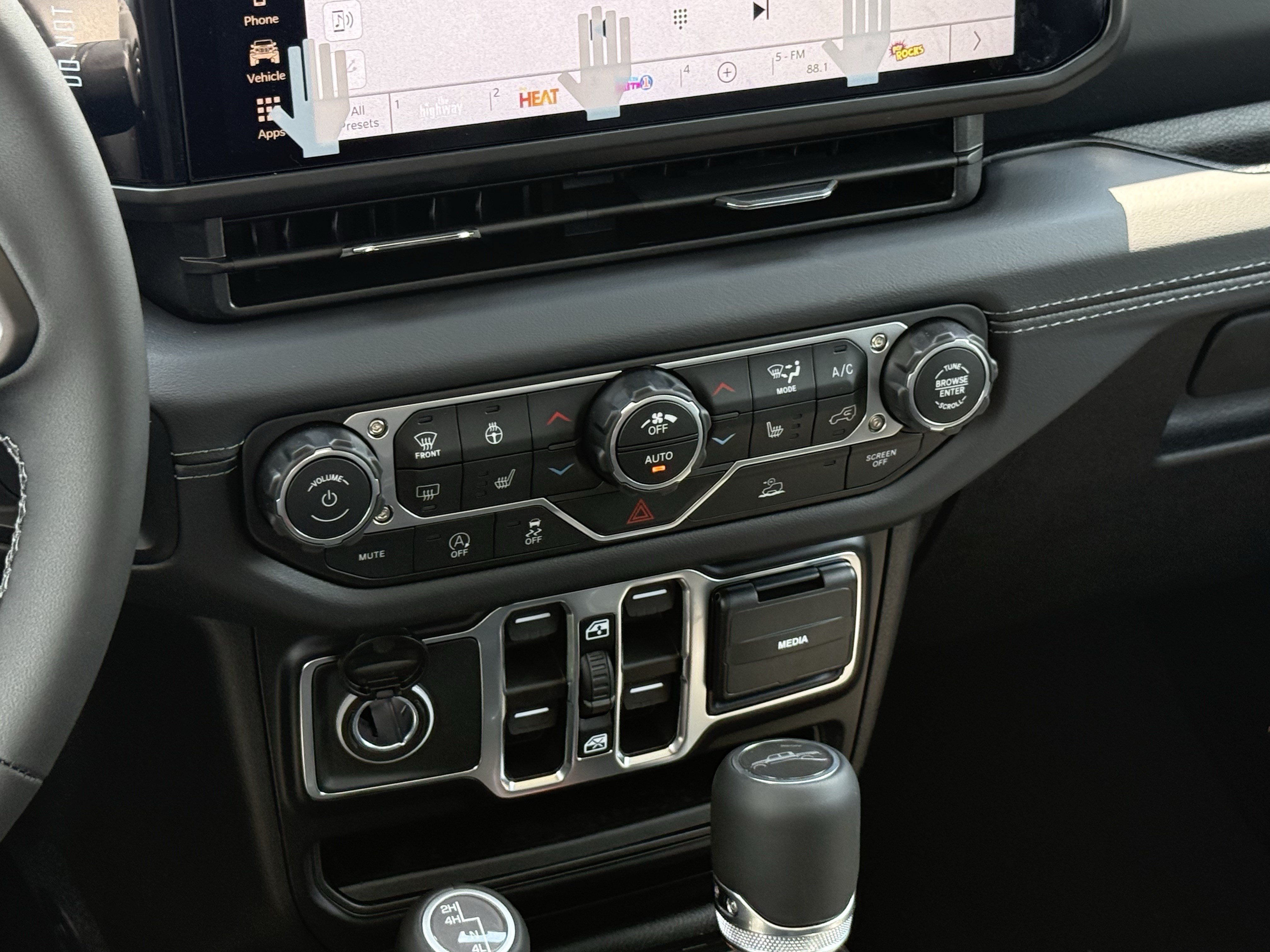 New 2026 Jeep Gladiator Mojave AWD/4WD image 14
