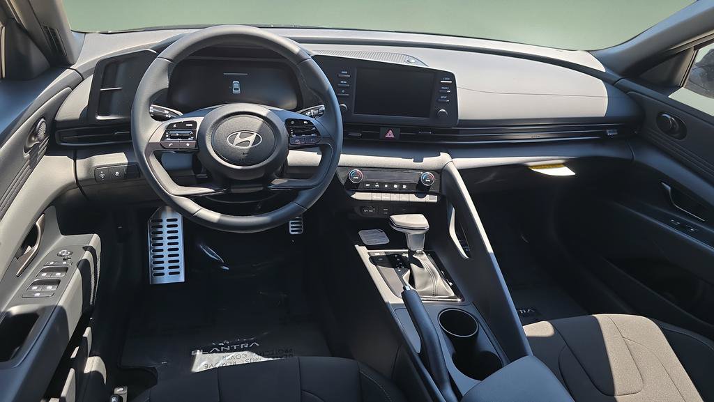 New 2026 Hyundai Elantra Sport FWD image 18