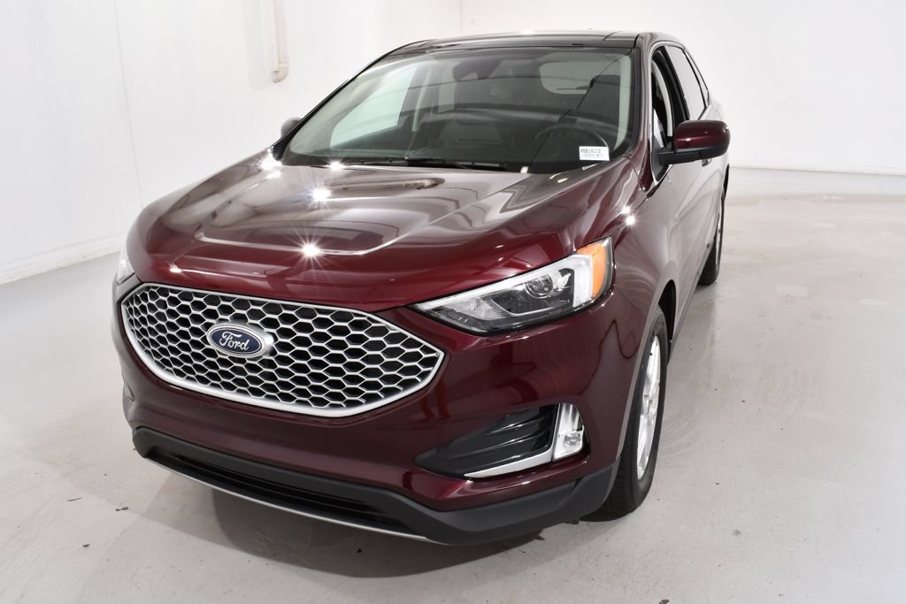 Used 2024 Ford Edge SEL w/ Convenience Package AWD/4WD image 2