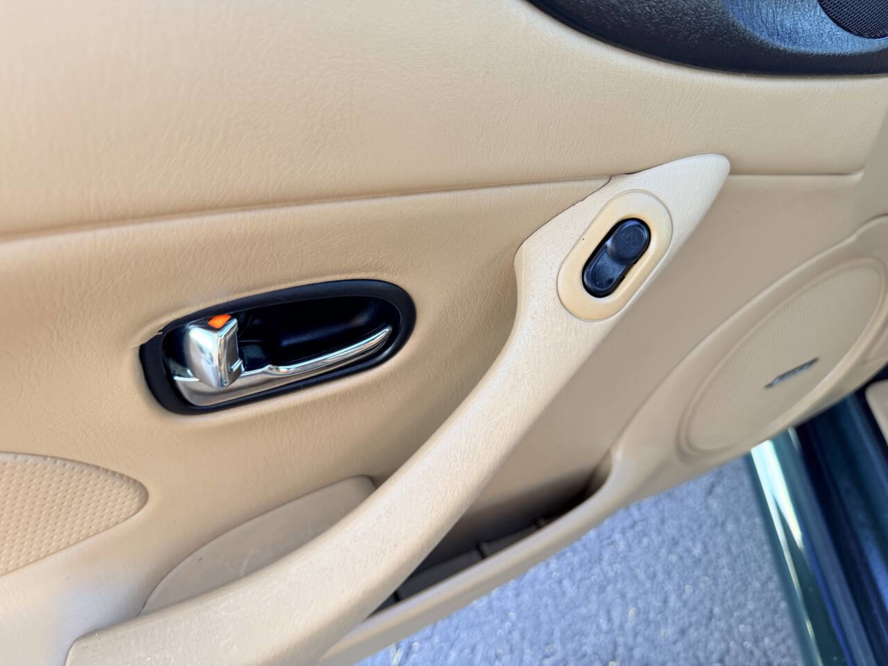 Used 2001 MAZDA MX-5 Miata LS image 16