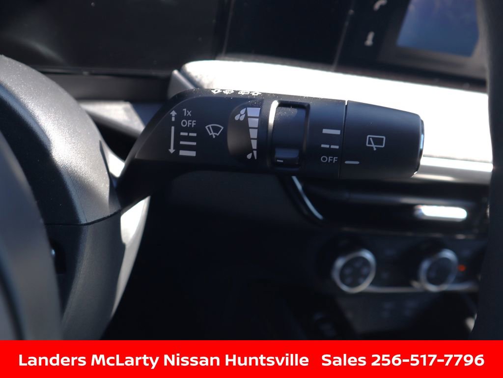 Used 2025 Nissan Kicks SV image 21