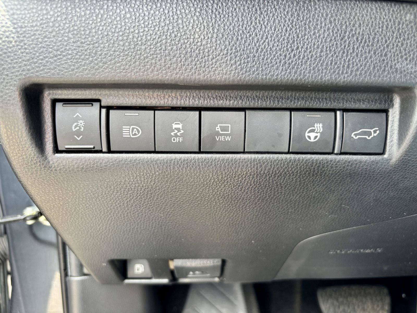 Used 2022 Toyota Venza Limited AWD/4WD image 29
